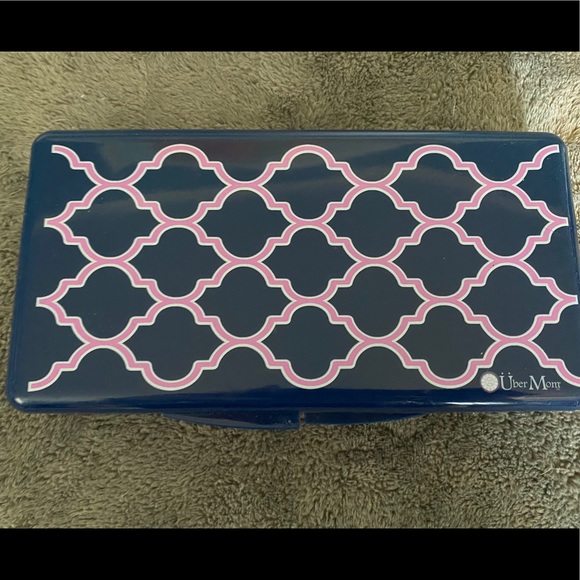 Uber Mom Wipes Case - Picture 1 of 3